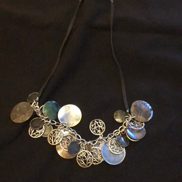 🎉HP🎉🆕✨Black and Silver Intricate Necklace✨ - Picture 1 of 5